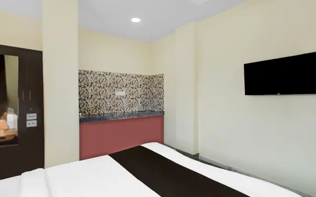 Townhouse Kothapet Near Omini Hospital