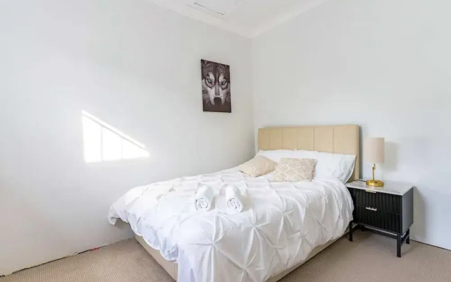 3BR Retro Escape ICC & Darling Harbour