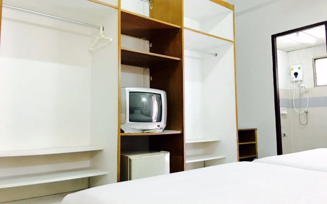 Taweeporn Guest House