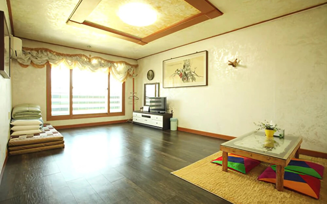 Jecheon Sineka Green Plant Pension