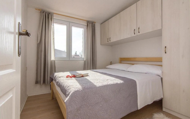 Amazing Home in Privlaka-sabunike With 2 Bedrooms, Wifi and Outdoor Swimming Pool