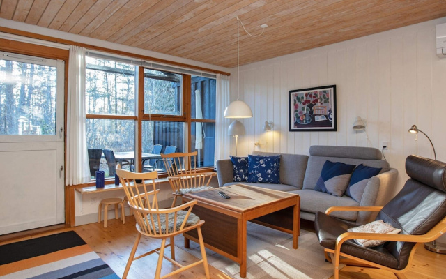 3 Rooms, 1st Row, 2+4 People, 82m2