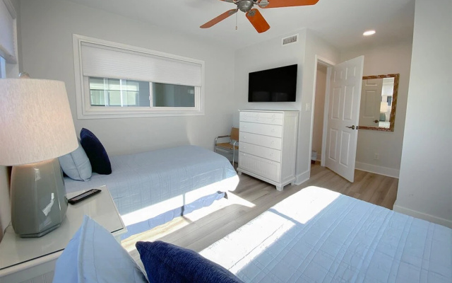 Aqua Vista by Sea Scape Properties
