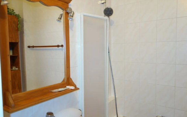 Tolstov-Hotels Big 2 Room Apartment with Balcony