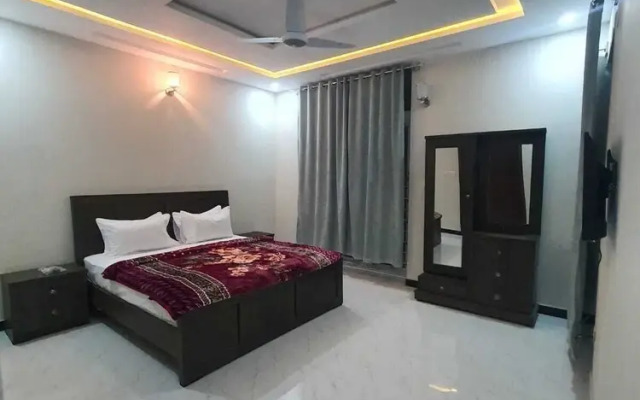 Roomph Transit Guest House