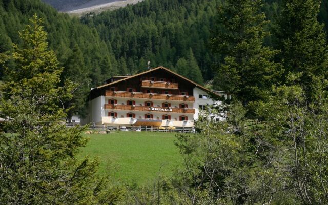 Hotel Cristallo Стельвио вид на фасад