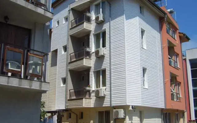 Vlasta Guest House