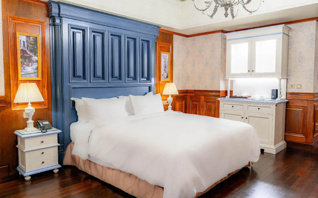 Shangrila Boutique Hotel