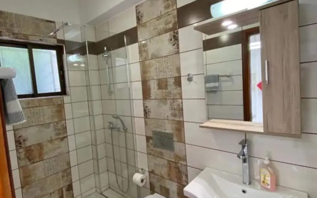 Family Apartment in Mpenitses With Terrace