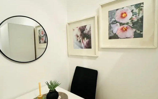 5BR Apartment for 10 Near Alterlaa