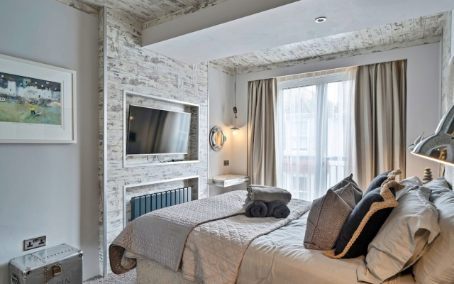 Apartment in Dartmouth Near Waterfront