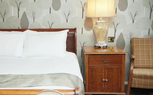 Cock Hotel Stony Stratford by Greene King Inns