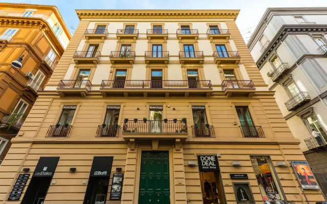 Colonna Apartment 4 by Wonderful Italy
