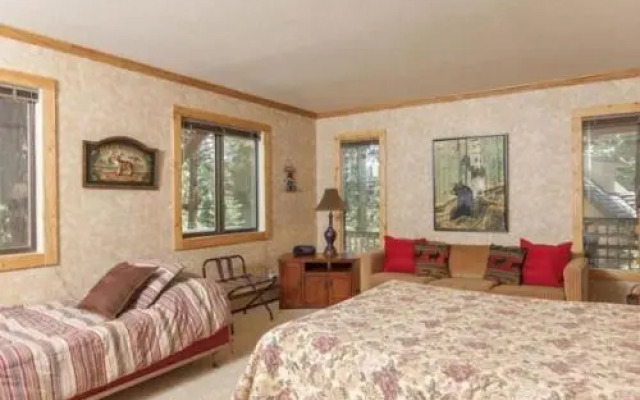 Forest Retreat Rental Cabin
