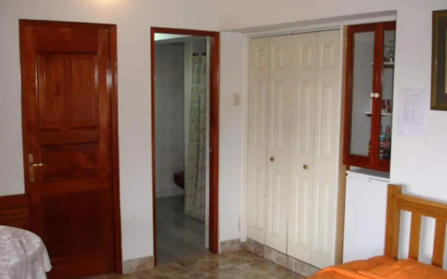 Swiss Chalet with Private Kitchen near Lima