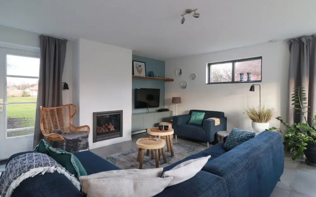 Spacious Villa in a Holiday Park in Makkum