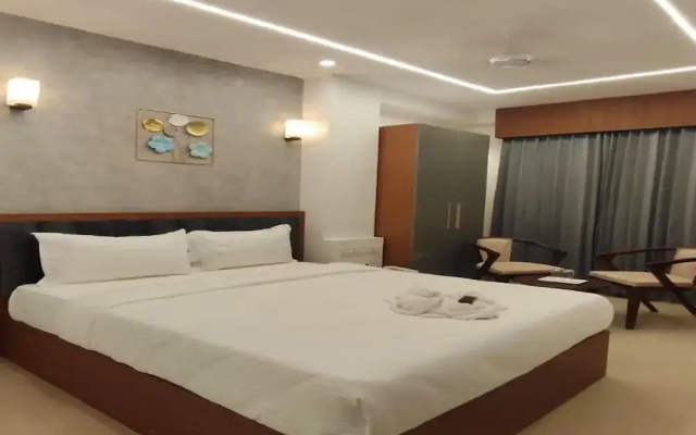 Royal Luxe Business Class Hotel