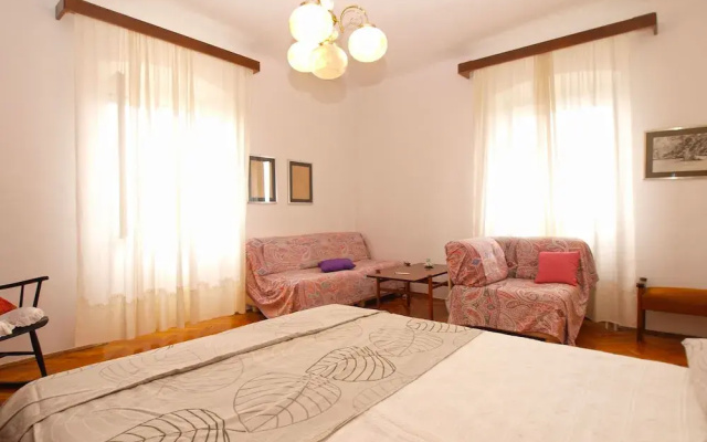Apartment 1582
