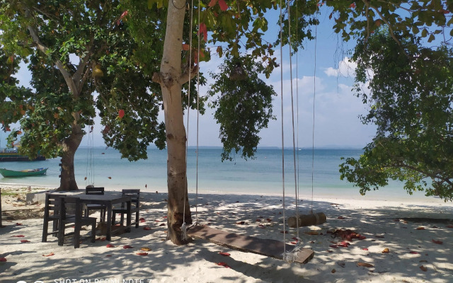 Minnie Seaview Resort