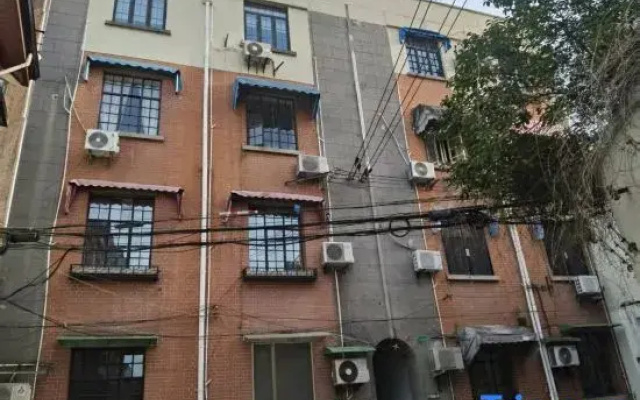 Lingdong Journey Homestay (Huaihai Middle Road)