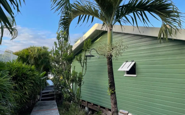 Charmant Bungalow Avec Petite Piscine Privee