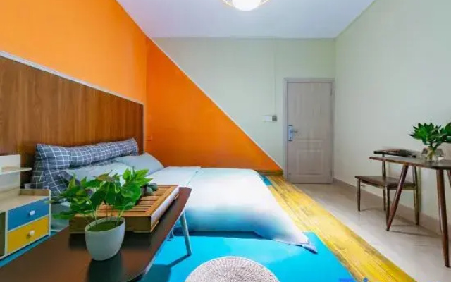 Yujian Apartment (Nanning Fuxing Food Street Dongfang Plaza)