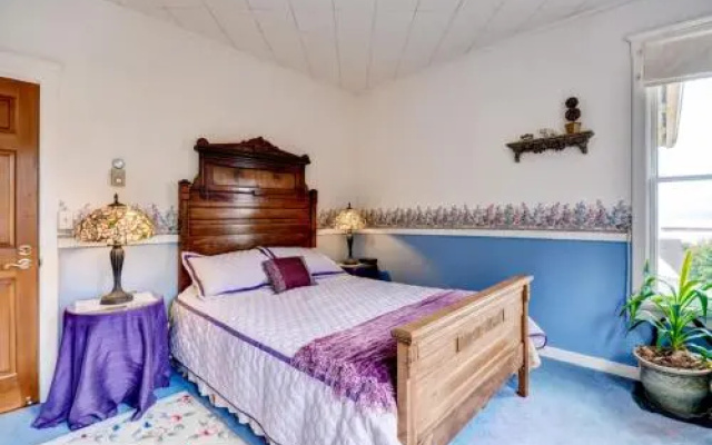 Astoria Inn