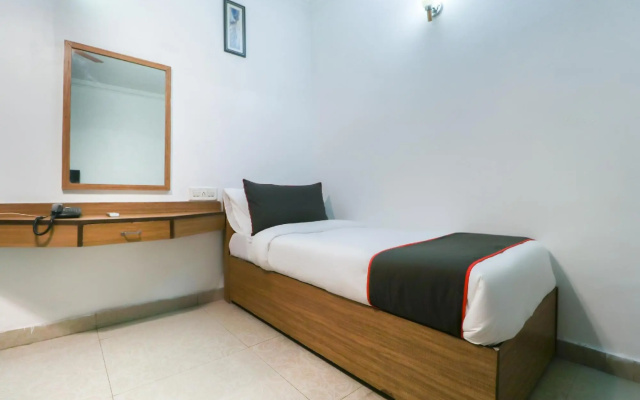 OYO Townhouse 447 Hotel Teg Royal