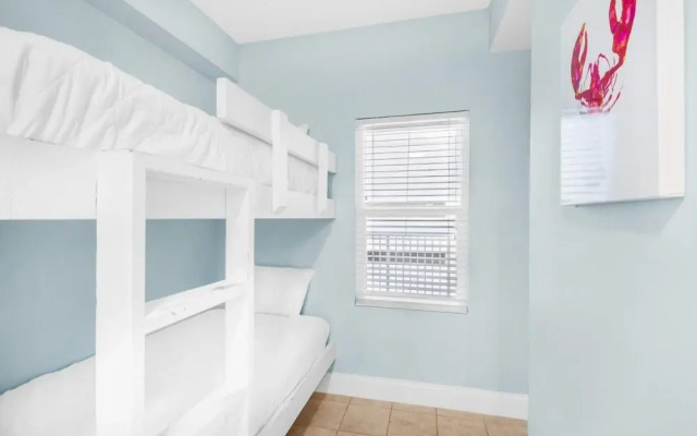 Laketown Wharf 838