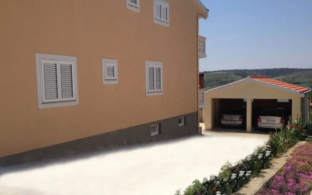 Adriatic - With Beautiful Garden - A2