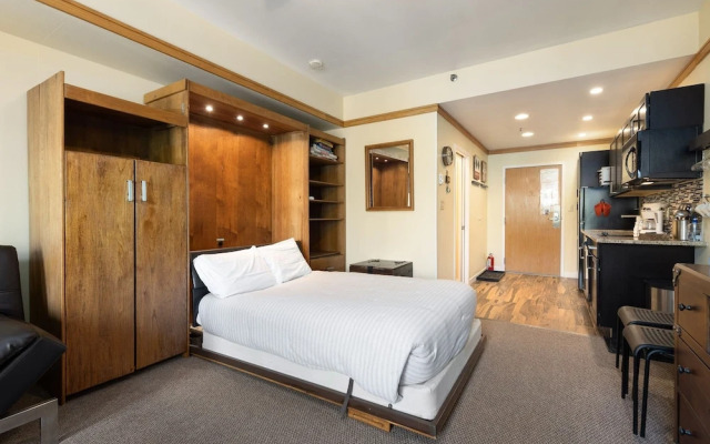 2767 Slopeside Condo by RedAwning