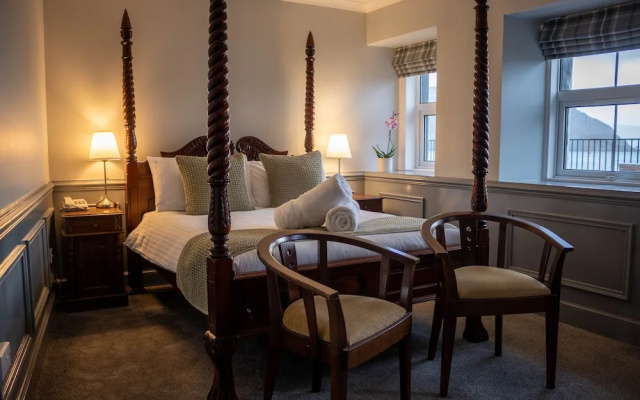 Rosedale Hotel