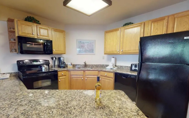 Laurelwood Condominiums Studio Premier Unit 307