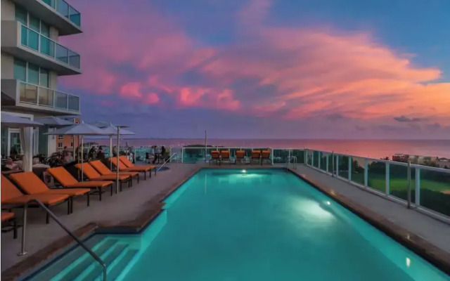 Arya Residences & Suites