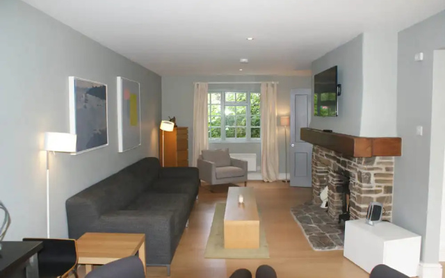 Medlar Cottage