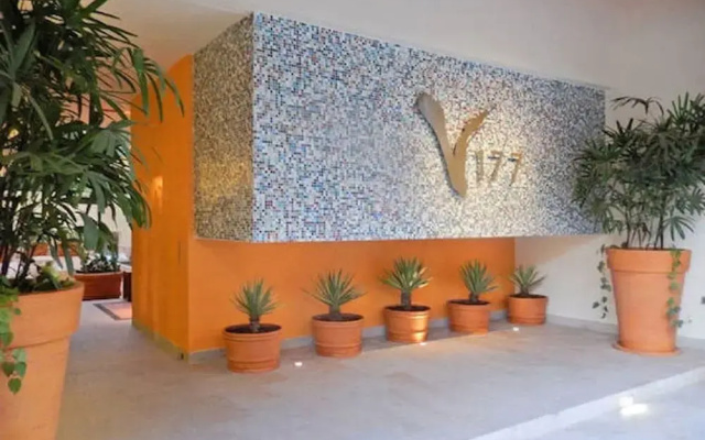 Condo V177 303