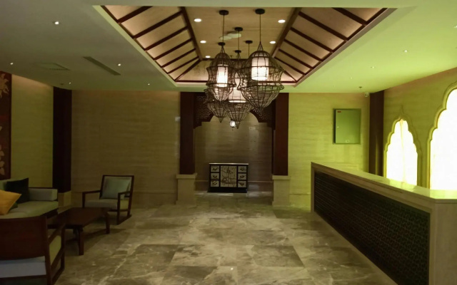 Mangshi Bailongshe Hotel (Dehong Mangshi Airport Dehong Mangshi Square Branch)