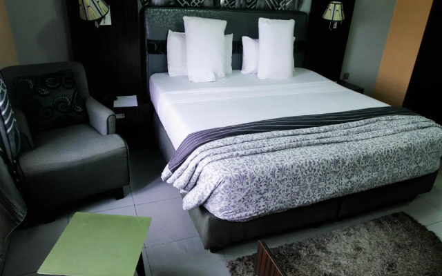 Crownedge Hotel