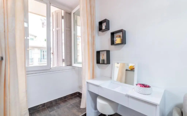 Beau studio à 50m de la plage