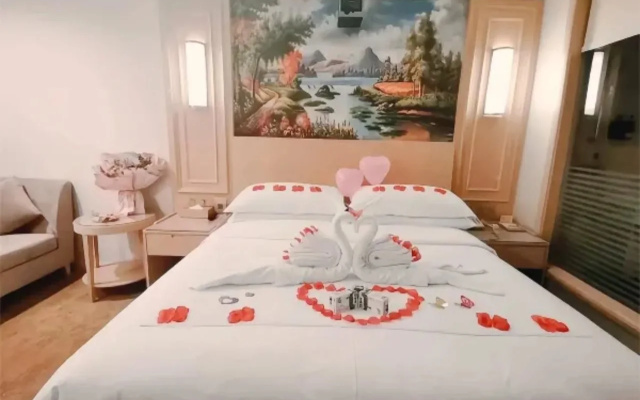 Vienna International Hotel (Chongqing Yuanyang Ditiezhan Garden Expo)