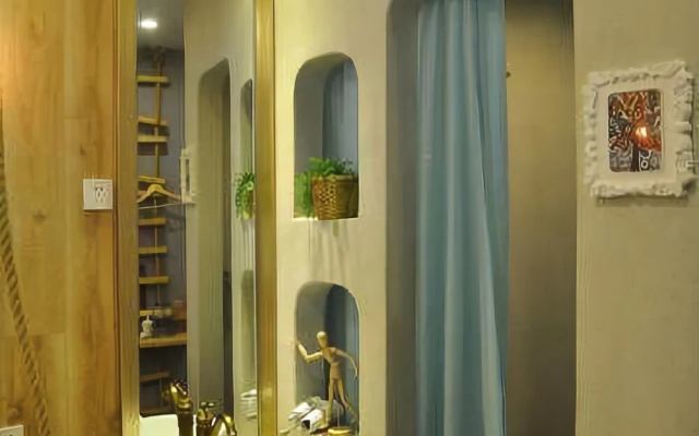 The Love of Maple Theme Hotel