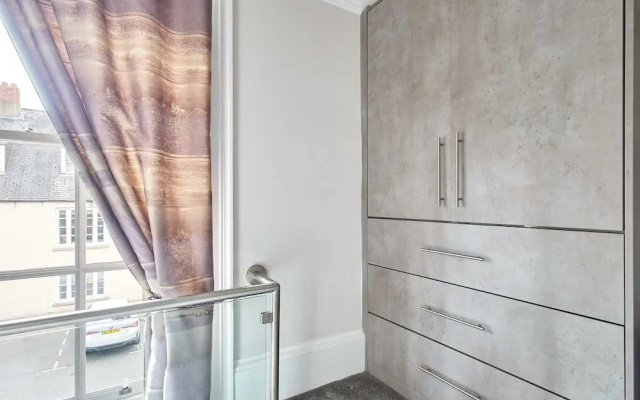 Host Stay Mayford Studio