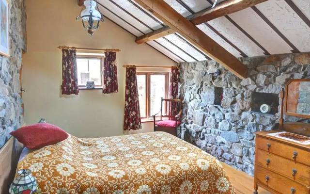 Cozy Holiday Home in Llanfaglan near Sea