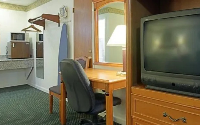 Americas Best Value Inn & Suites Woodland