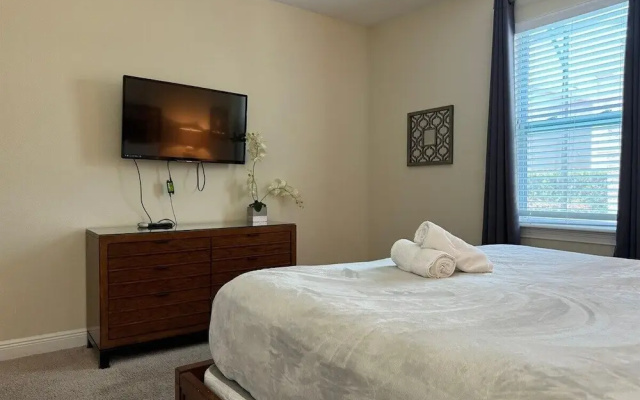 7613-8-bl-only 10 Minutes From Disney