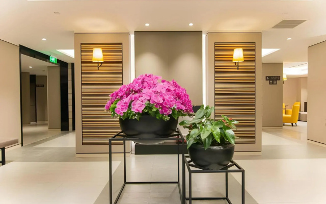Homeinn Plus Hotel (Beijing Zhongguancun East Road)