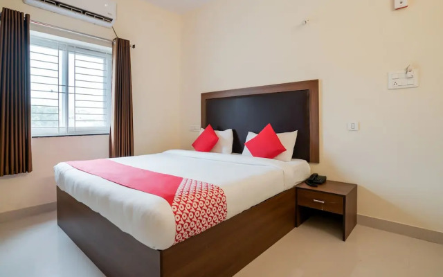 OYO 28637 Gokul Grand