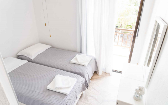 Zennova #7 Nea Plagia Beach