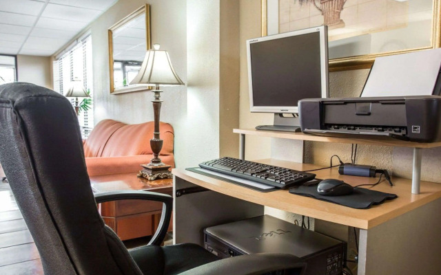Quality Inn & Suites Monroe