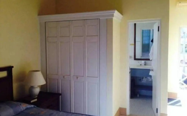 Kings Landing Hotel
